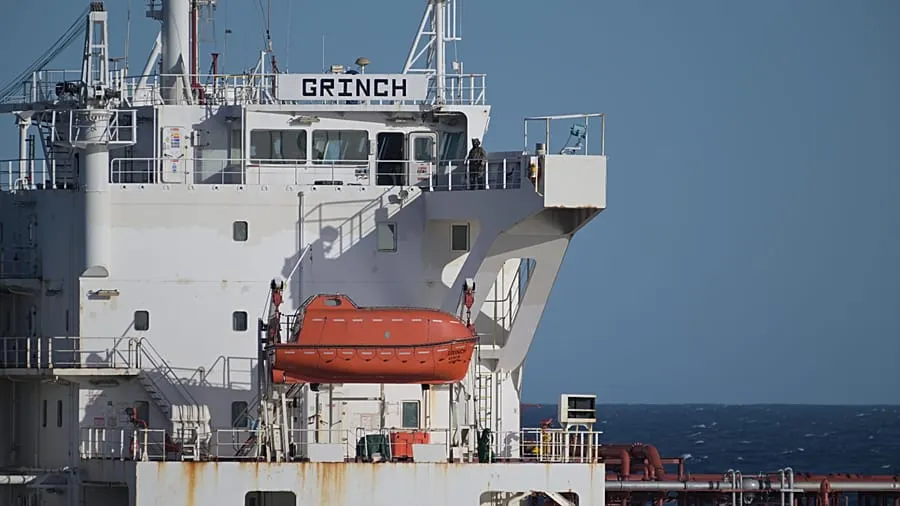 France Investigates Seized Oil Tanker Linked to Russian Shadow Fleet