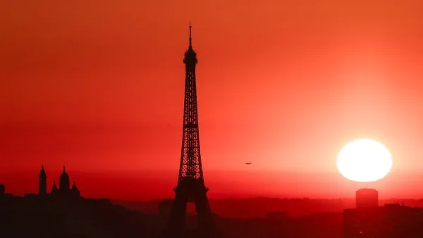 France Shuts Schools and Eiffel Tower as Heatwave Strikes Europe
