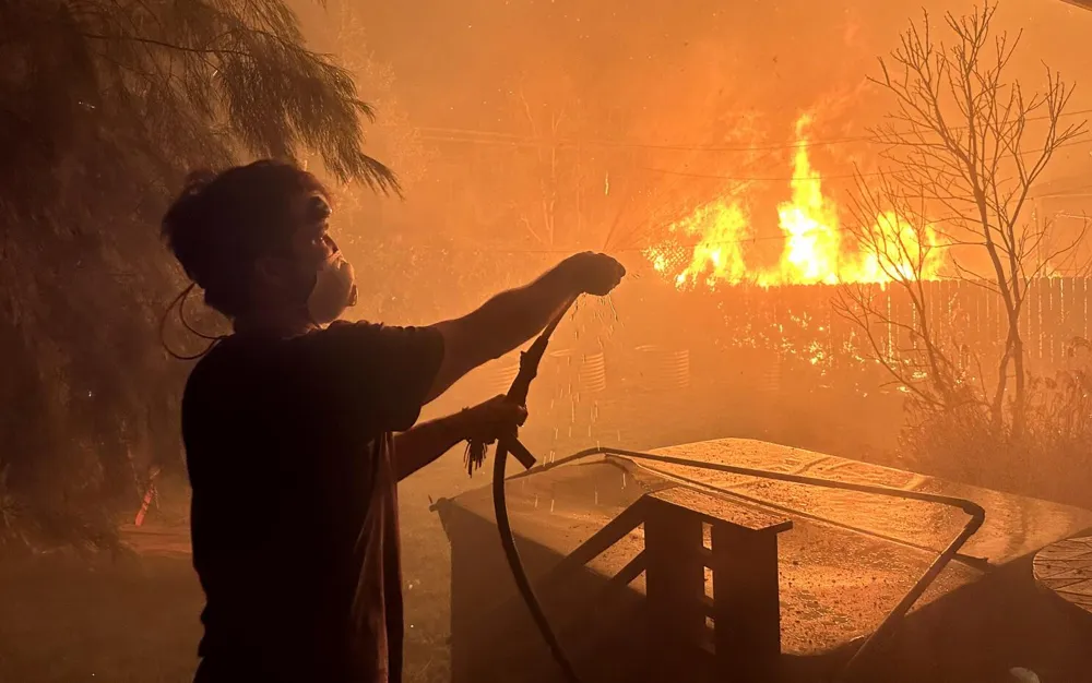 Friends Battle Fire to Save Home in Pacific Palisades