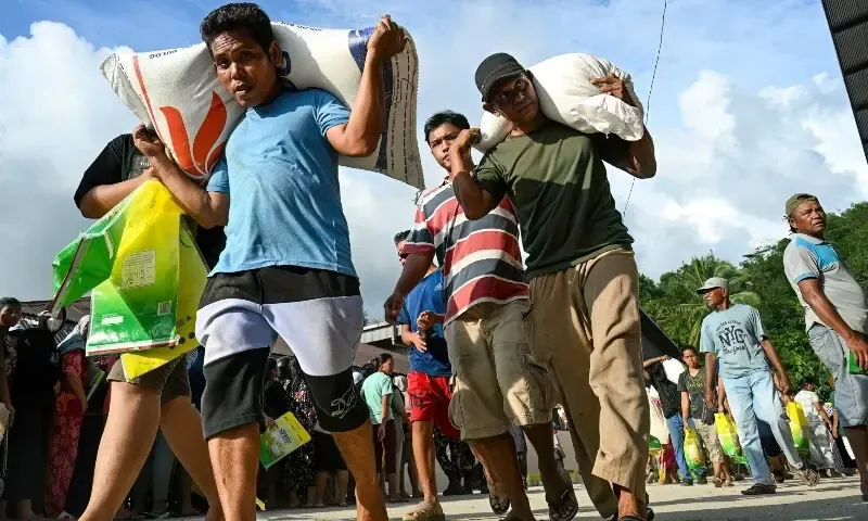 Frustration Mounts as Flood Survivors in Indonesia Await Aid Amid Rising Toll