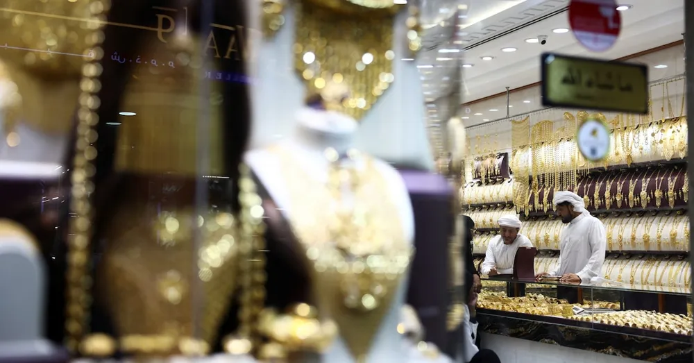 Gold Surges to Record High Amid Market Turmoil and Political Uncertainty