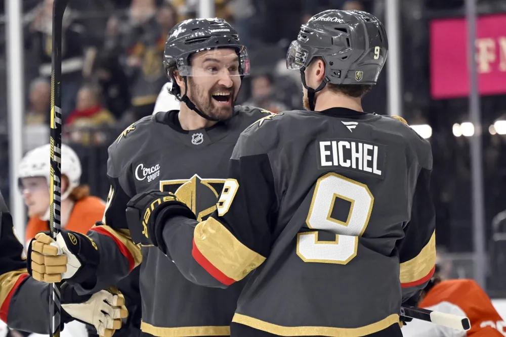 Golden Knights Dominate Flyers with a 5-2 Victory