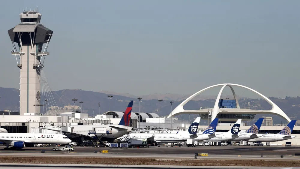 Gonzaga Basketball Team Jet Narrowly Avoids Collision at LAX, FAA Launches Investigation