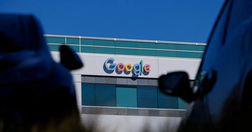 Google faces potential trial over cellphone privacy violation claims