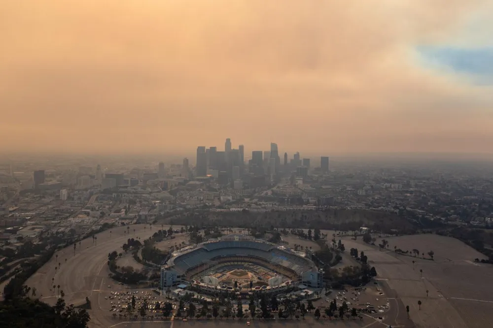 Gusty Winds to Return in Southern California, Complicating Wildfire Efforts