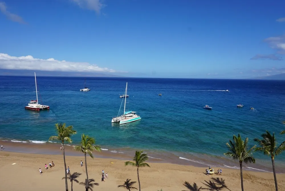 Hawaii court order threatens Kaanapali Beach boat tour operations