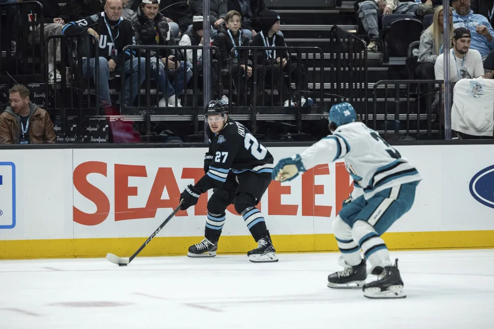 Hayton clinches victory for Utah with late goal against Sharks