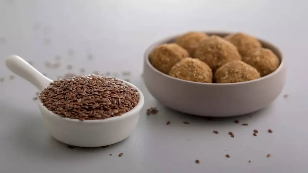 Homemade Alsi Ke Laddoo Recipe for Enhanced Immunity