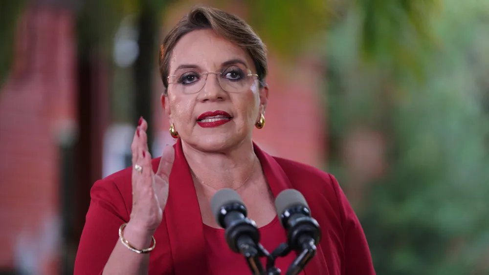 Honduran President Xiomara Castro Threatens U.S. Military Withdrawal Amid Deportation Plans