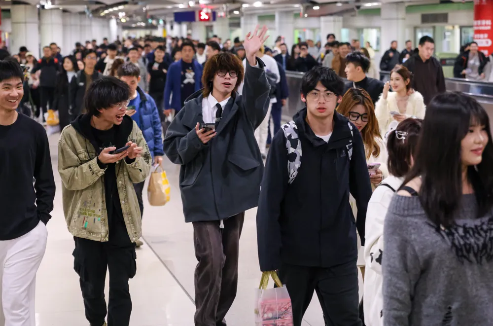 Hong Kong sees 7.5% rise in holiday visitors despite increased resident departures