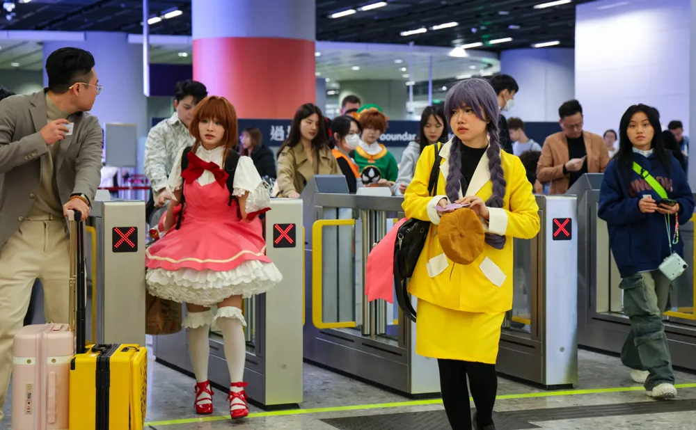 Hong Kong Welcomes Over 24,000 Visitors for New Year's Eve Festivities