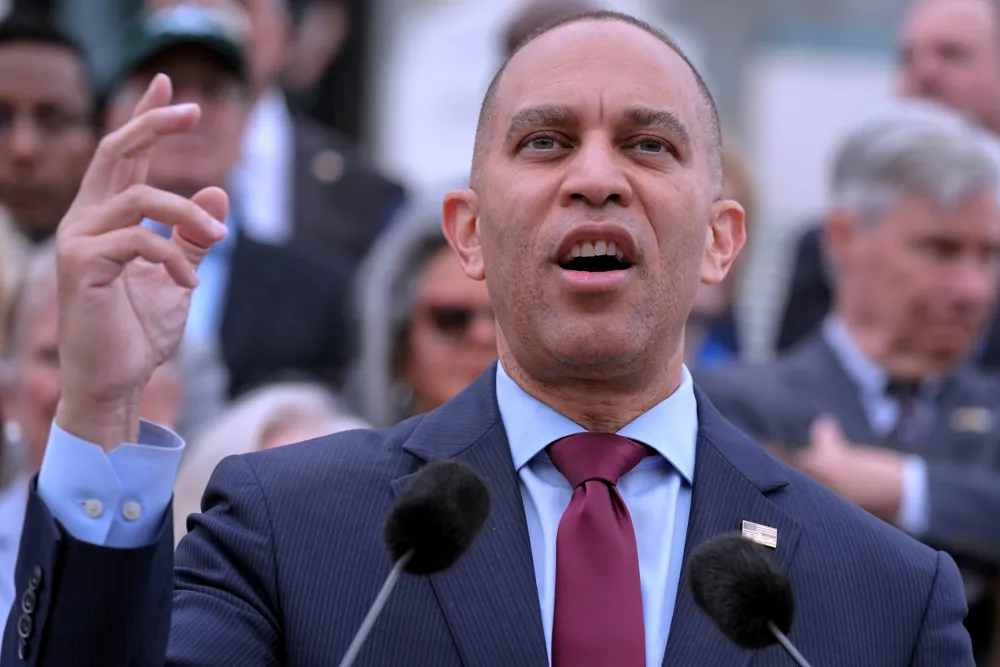 House Republicans Postpone Vote on Iran War Powers Resolution Amid Legislative Tensions
