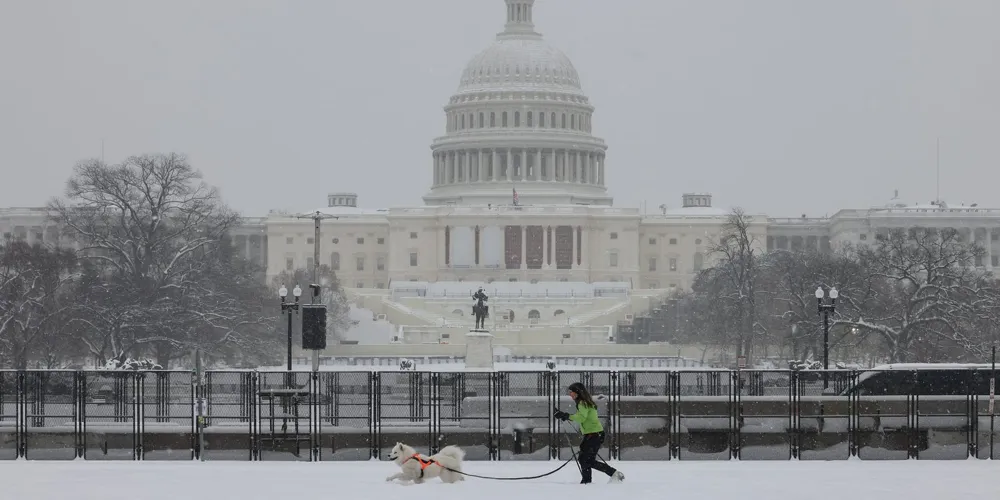 House Speaker Urges Lawmakers to Stay in DC Amid Winter Storm to Certify Election