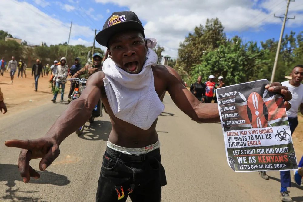 Hundreds of Kenyans Protest Against US Ebola Quarantine Facility