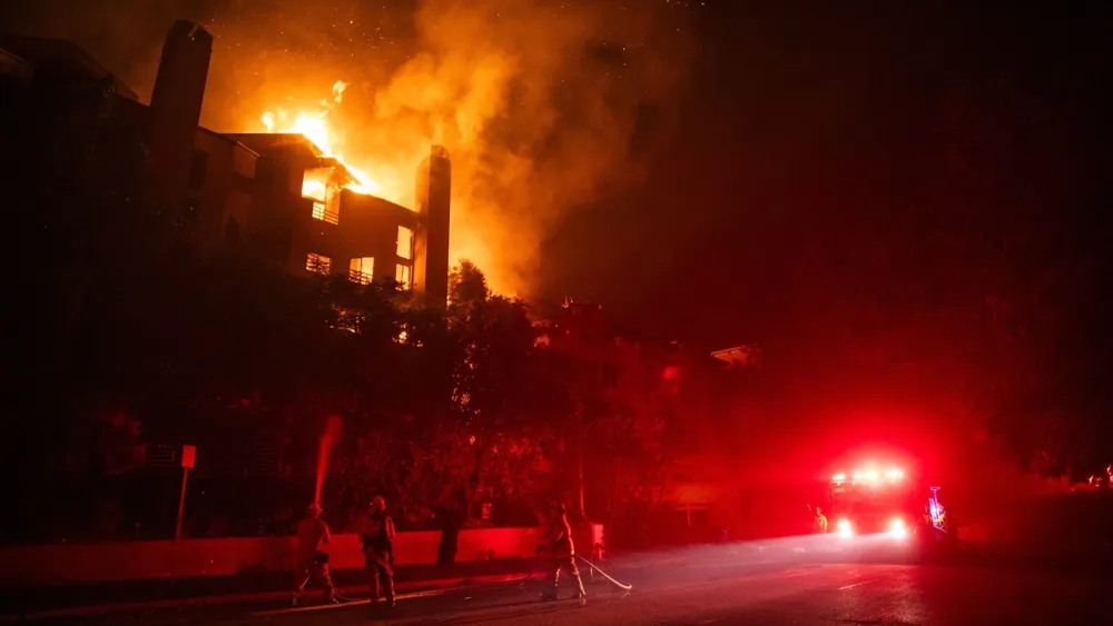 Incarcerated Firefighters Aid Los Angeles in Containing Wildfires