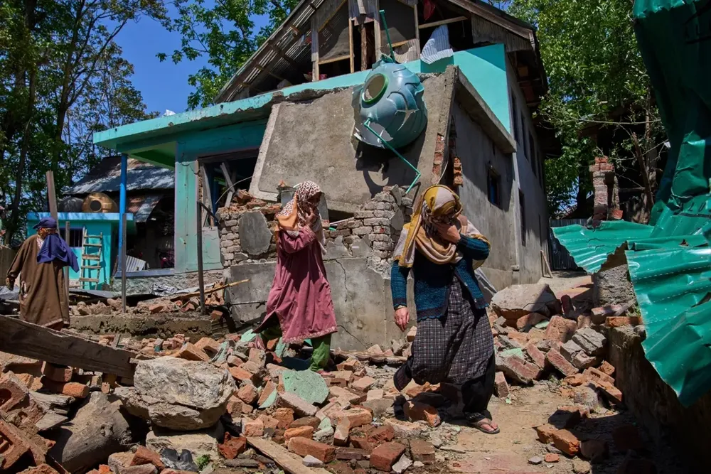 India Destroys Homes of Suspected Kashmir Attackers in Security Crackdown