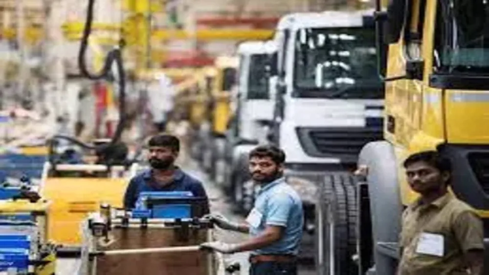 India's services sector experiences strongest growth in four months driven by demand surge and easing inflation