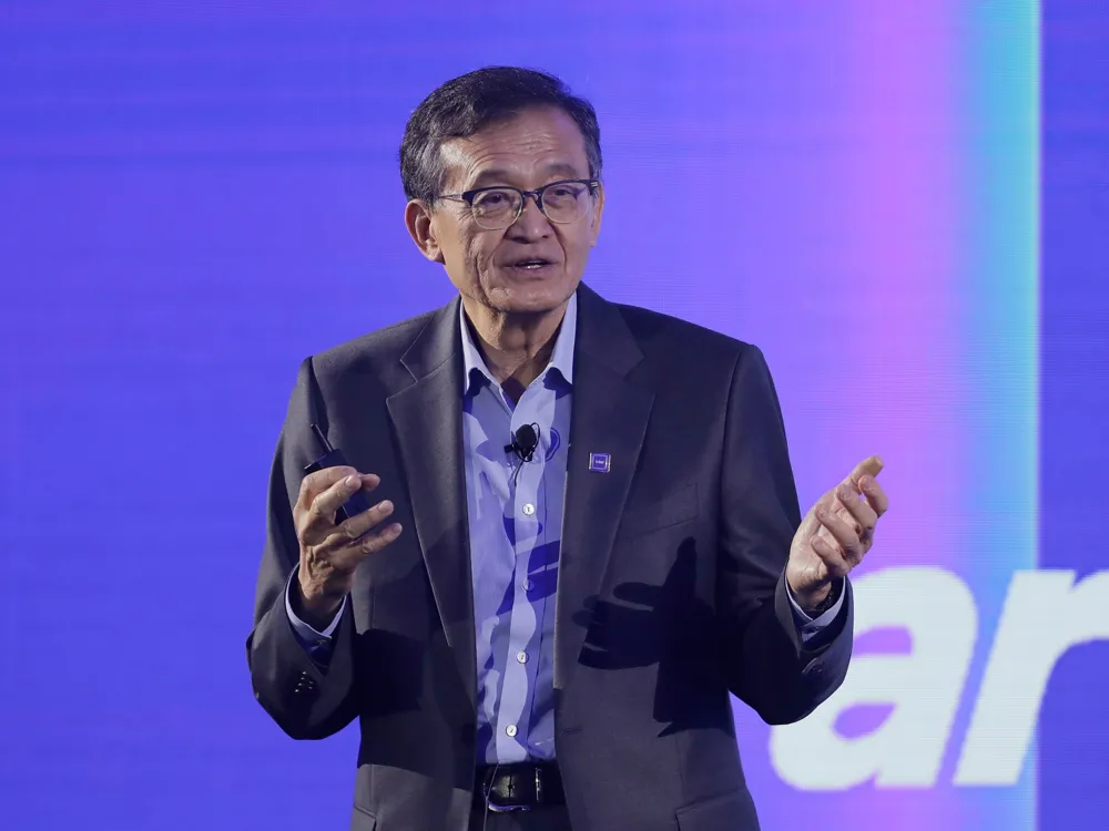 Intel CEO Lip-Bu Tan Meets Trump Amid Controversy Over China Ties