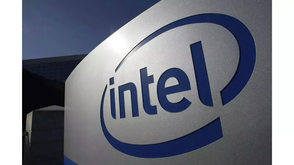 Intel CEO Takes Charge of AI Division Following CTO's Move to OpenAI