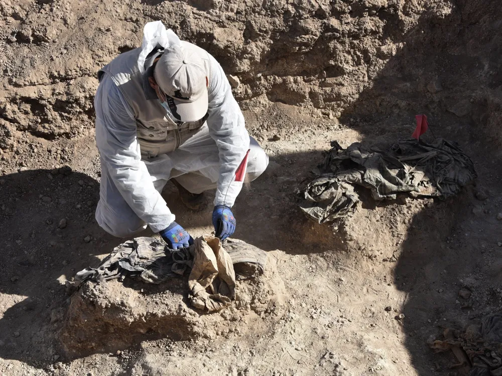 Iraq Begins Excavation of Mass Grave Believed to Contain Thousands of IS Victims