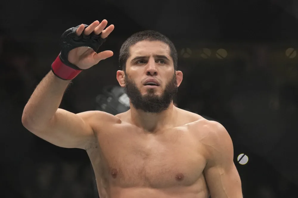 Islam Makhachev Defeats Renato Moicano in First Round at UFC 311, Retains Lightweight Championship