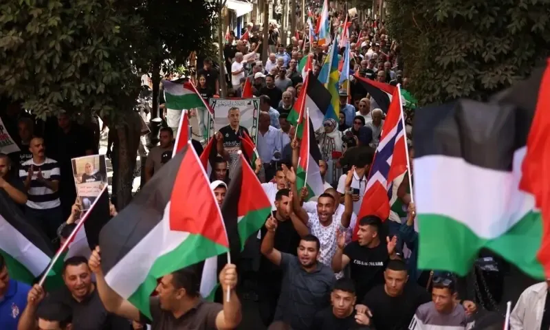 Israel Closes Key Allenby Crossing, Stranding Palestinians Amid Tensions