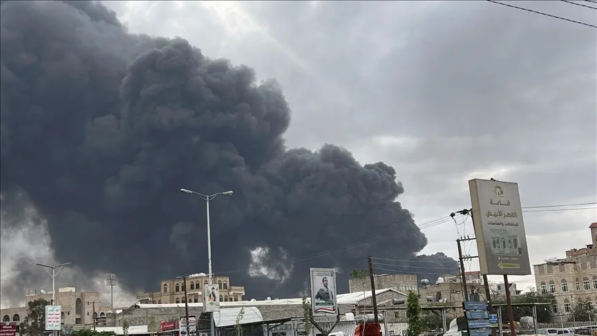 Israeli Airstrikes Target Houthi Infrastructure at Yemen's Hodeidah Port