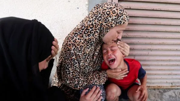 Israeli Strike Near Gaza Medical Centre Kills Children Amid Ongoing Ceasefire Talks