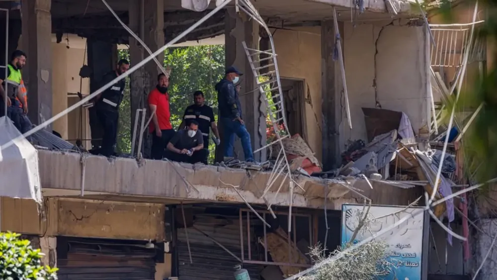 Israel Strikes Beirut as US-Iran Peace Deal Faces Uncertainty