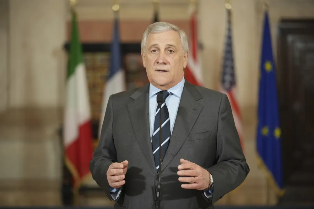 Italian FM Visits Syria to Support Transition Post-Assad and Urges EU to Reassess Sanctions