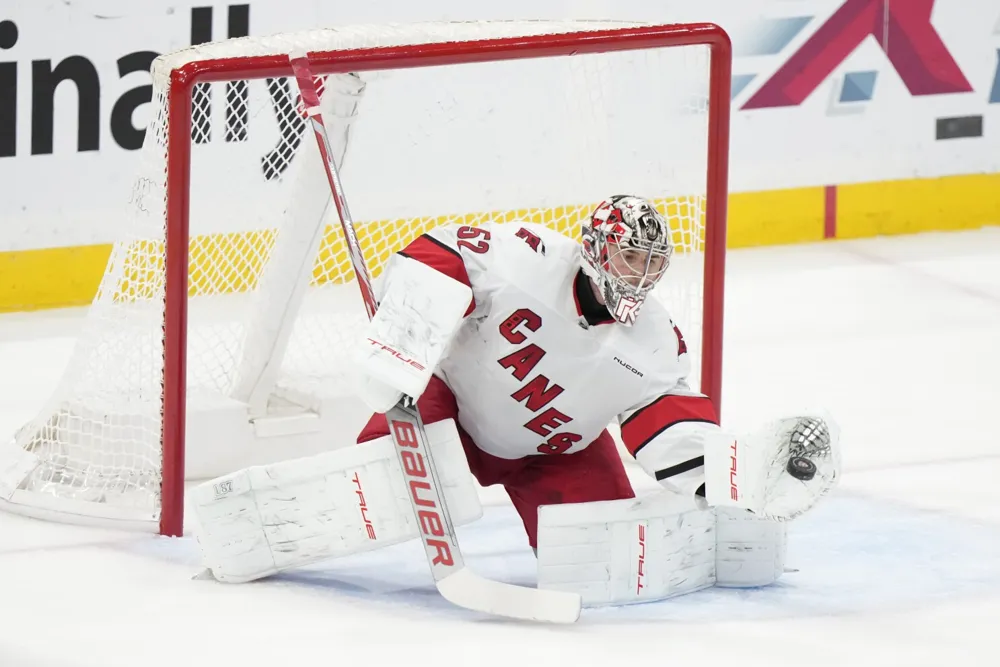 Jaccob Slavin's late goal secures Hurricanes' 3-1 victory over Panthers