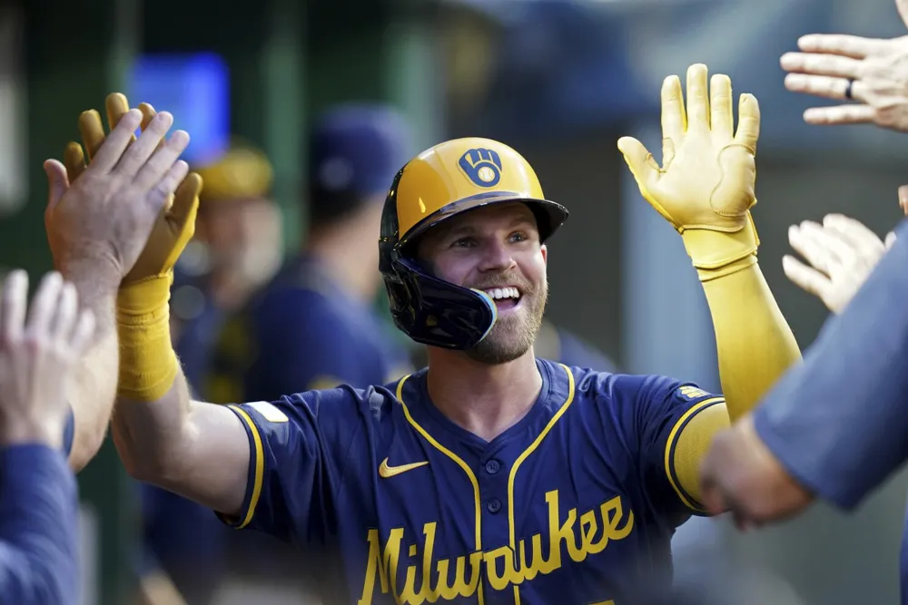 Jake Bauers joins Milwaukee Brewers on minor league deal for spring training