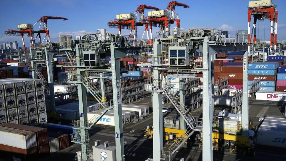 Japan's Exports Slow as Shipments to the US Decline Under Tariffs