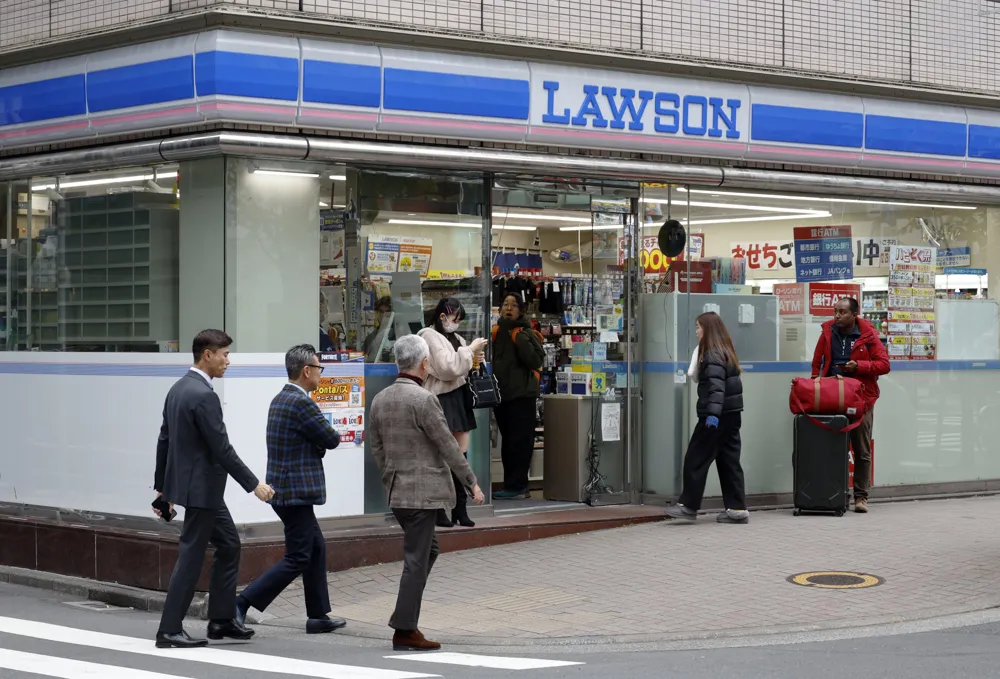 Japan's Lawson Introduces Overseas Remote Cashiers to Combat Labor Shortages