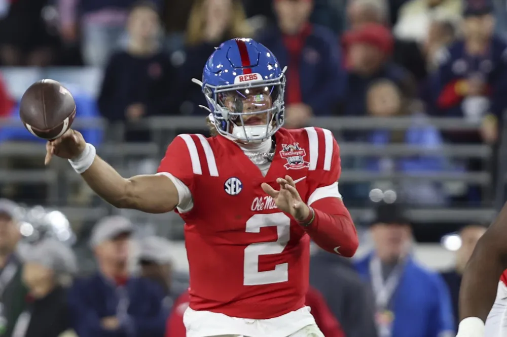 Jaxson Dart shines in Gator Bowl with 4 TDs as Ole Miss dominates Duke 52-20