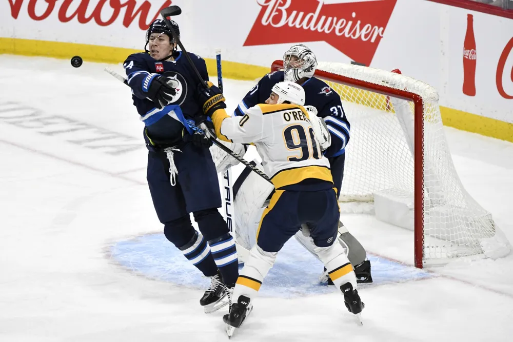 Jets Triumph Over Predators 3-0 with Vilardi's Two Goals and Hellebuyck's Shutout