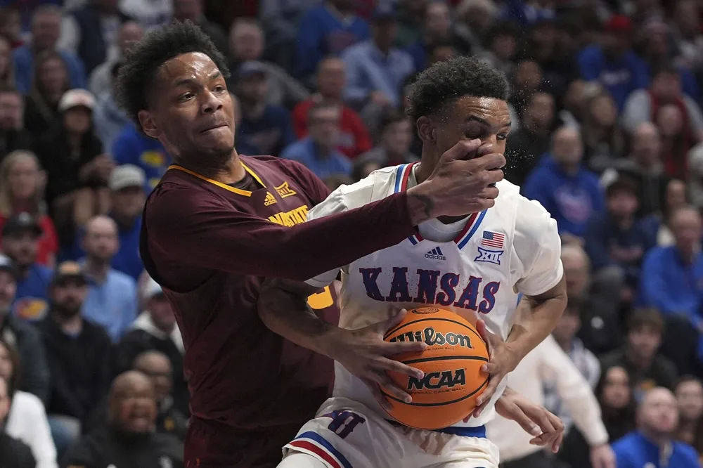 Kansas Jayhawks dominate Arizona State in second half for 74-55 victory