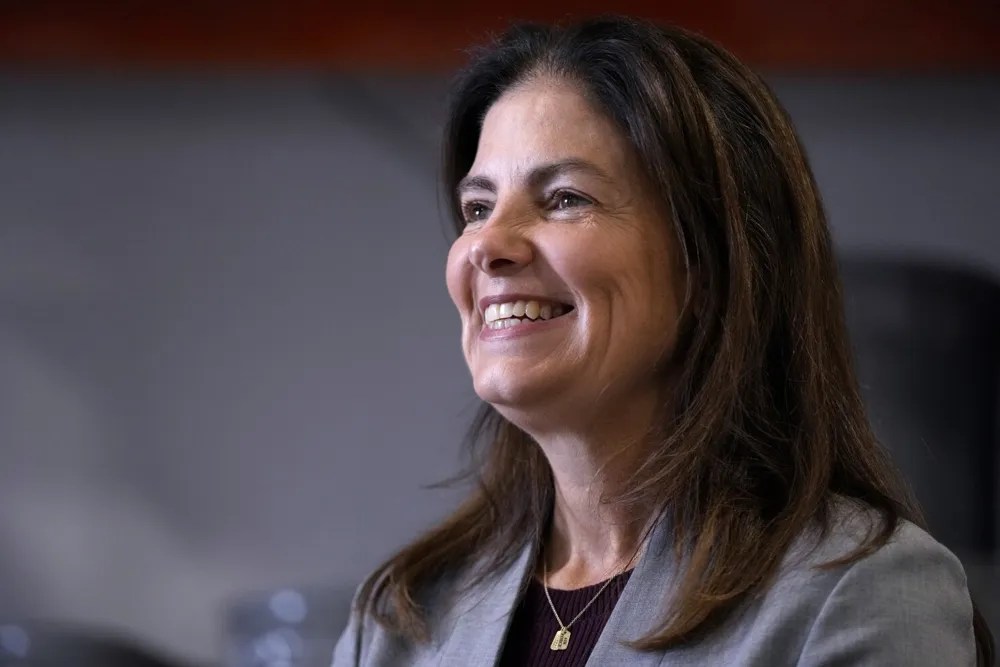 Kelly Ayotte sworn in as New Hampshire's first female governor