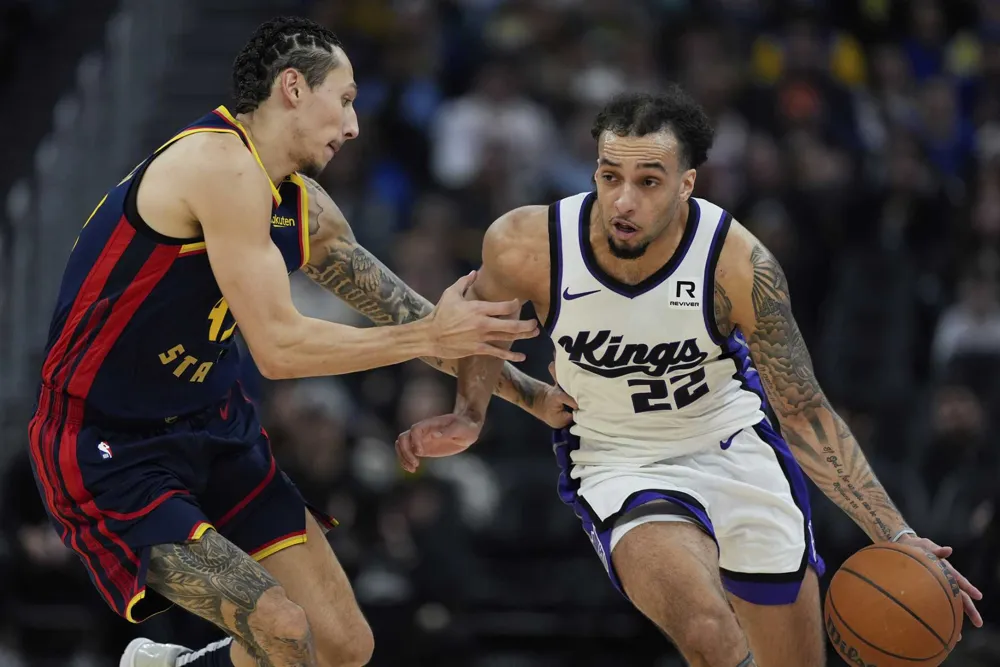 Kings fans mock Warriors with ‘Light the beam’ chants after lopsided victory