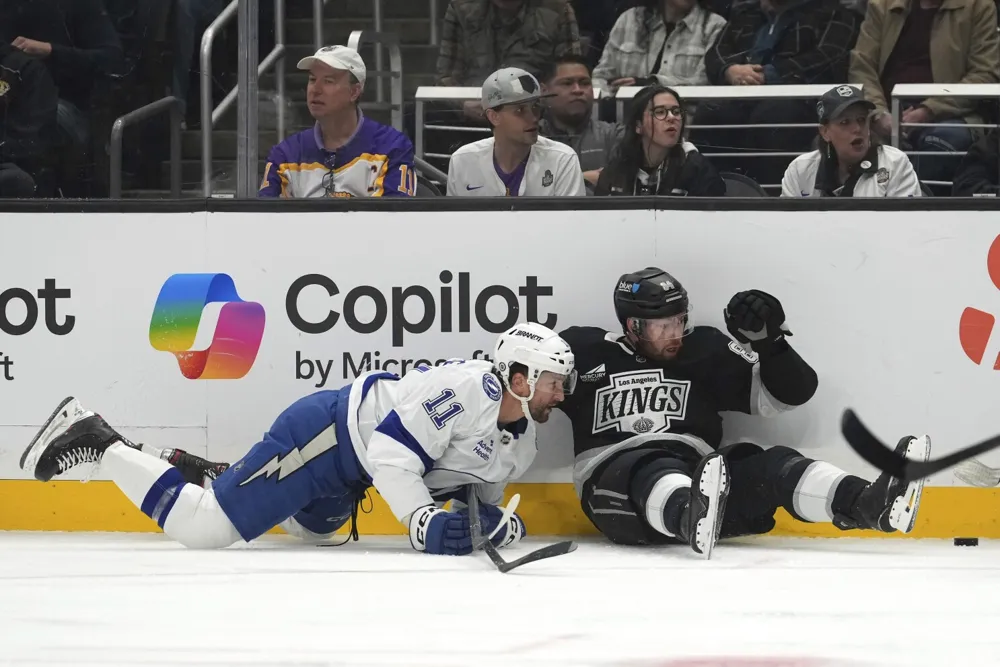 Kings secure narrow 2-1 victory over Lightning, extending winning streak to four games