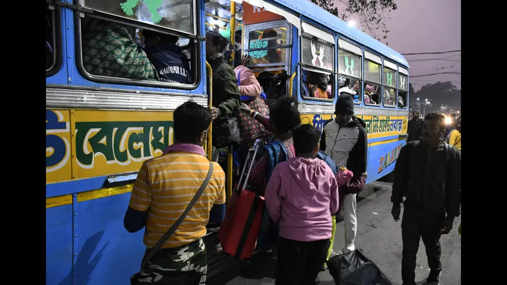 Kolkata and Howrah Face Bus Shortage as 2,185 Vehicles Taken Off Roads in 2024