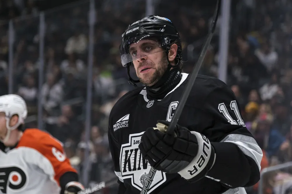 Kopitar's Two Goals Propel Kings to Comeback Victory Against Flyers