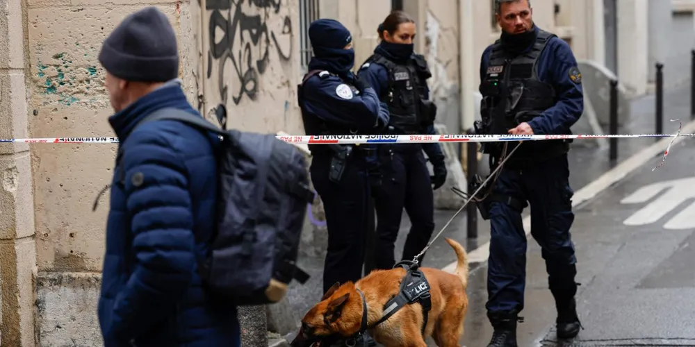 La France Insoumise evacuates headquarters following bomb threat amid political tensions