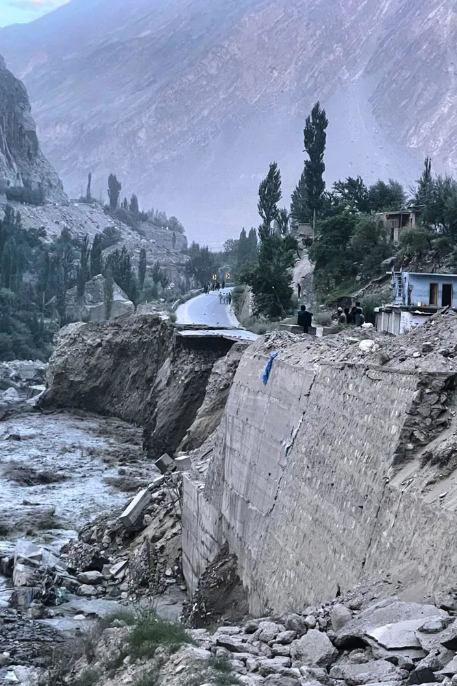 Landslide in Northern Pakistan Claims Lives of Seven Laborers