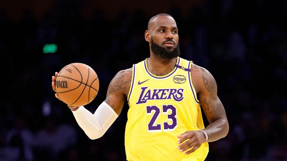 LeBron James Makes NBA History in Lakers Loss to Cavaliers