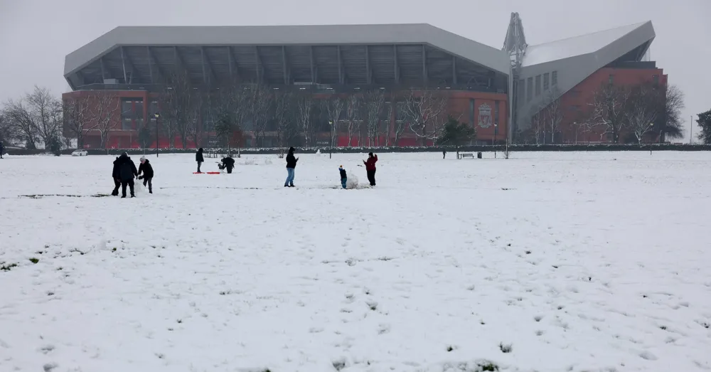 Liverpool's Premier League Match Against Manchester United to Proceed Despite Weather Warnings