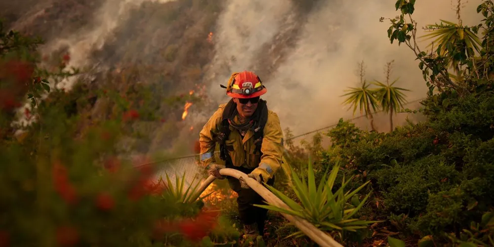 Los Angeles Firefighters Prepare for Last Wave of Dangerous Winds Amid Ongoing Blazes