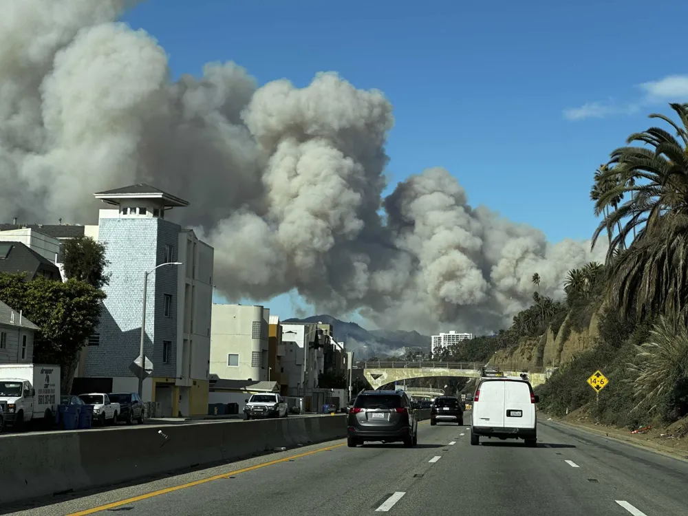 Los Angeles Freeway Closures Due to Palisades Fire and Strong Winds