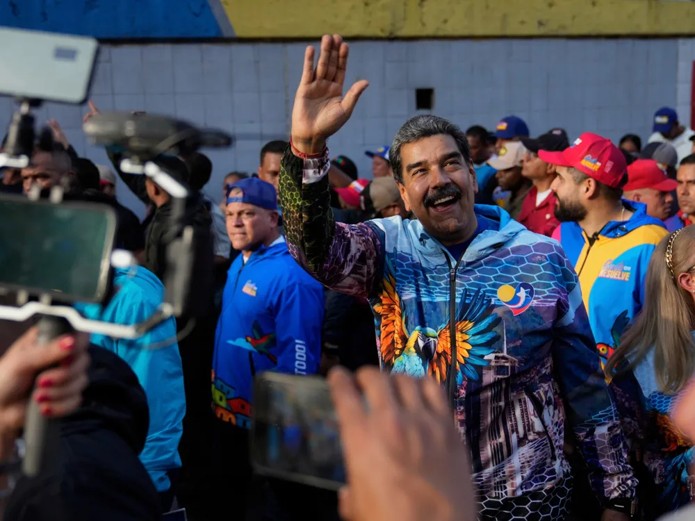 Maduro Mobilizes 4.5 Million Militias Amid Escalating U.S. Threats