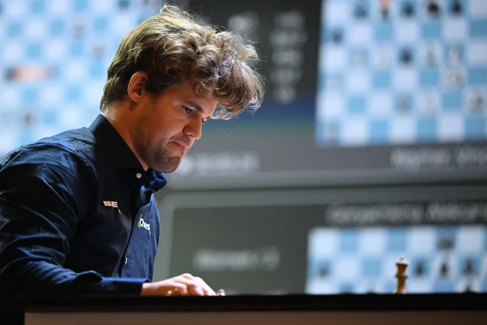 Magnus Carlsen Returns to Chess Competition After Dress Code Dispute